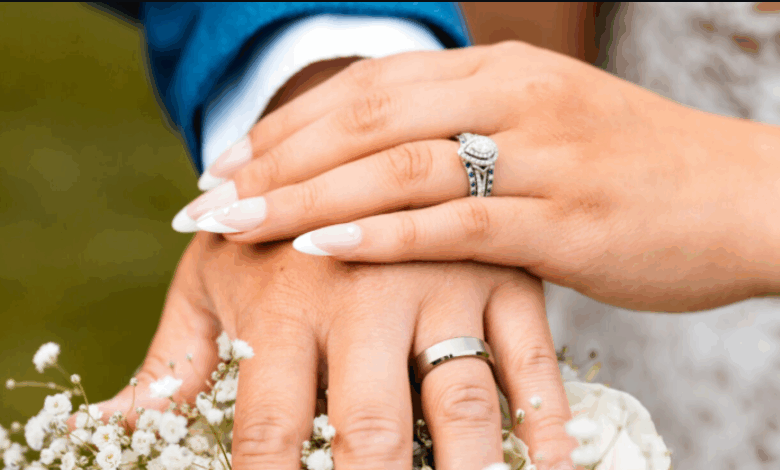 How to Choose an Engagement Ring That Evolves with Your Relationship