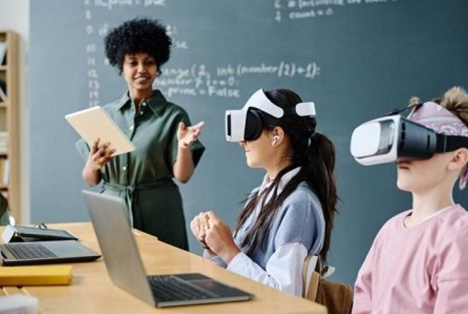 How Digital Interfaces Are Redefining Work and Learning Environments