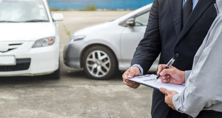 What Legally Counts as a Car Crash Under State Law