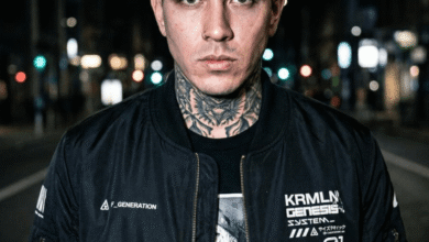 Cyberpunk vs Y2K Fashion: Key Differences in 2026 Trends