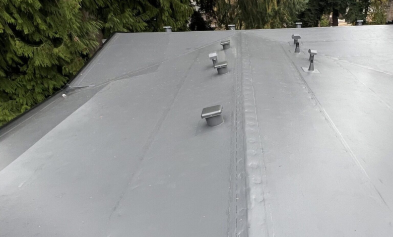 What August Sunlight Does to Flat Roof Membranes Over Time?