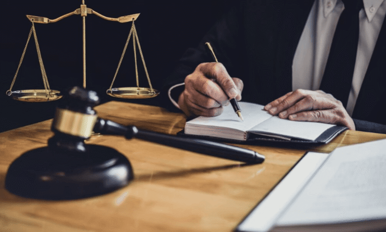 Why Personal Injury Lawyers Warn Against Quick Cash Settlements